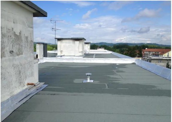 Relevés d'étanchéité sur terrasse en membrane ardoisée